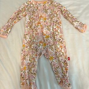 Magnetic Me footie pajama size 0-3 VGUC